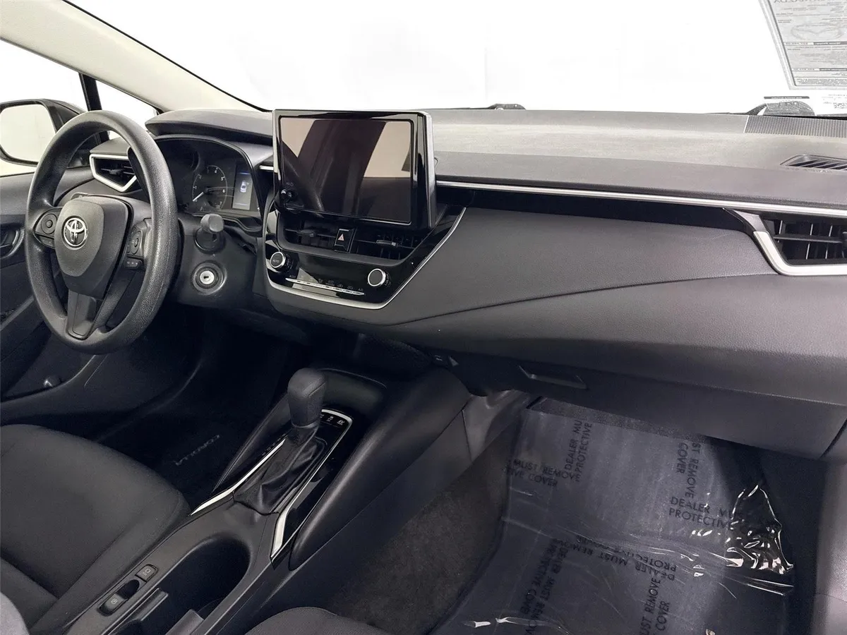 2025 Toyota Corolla Hybrid LE thumbnail 39