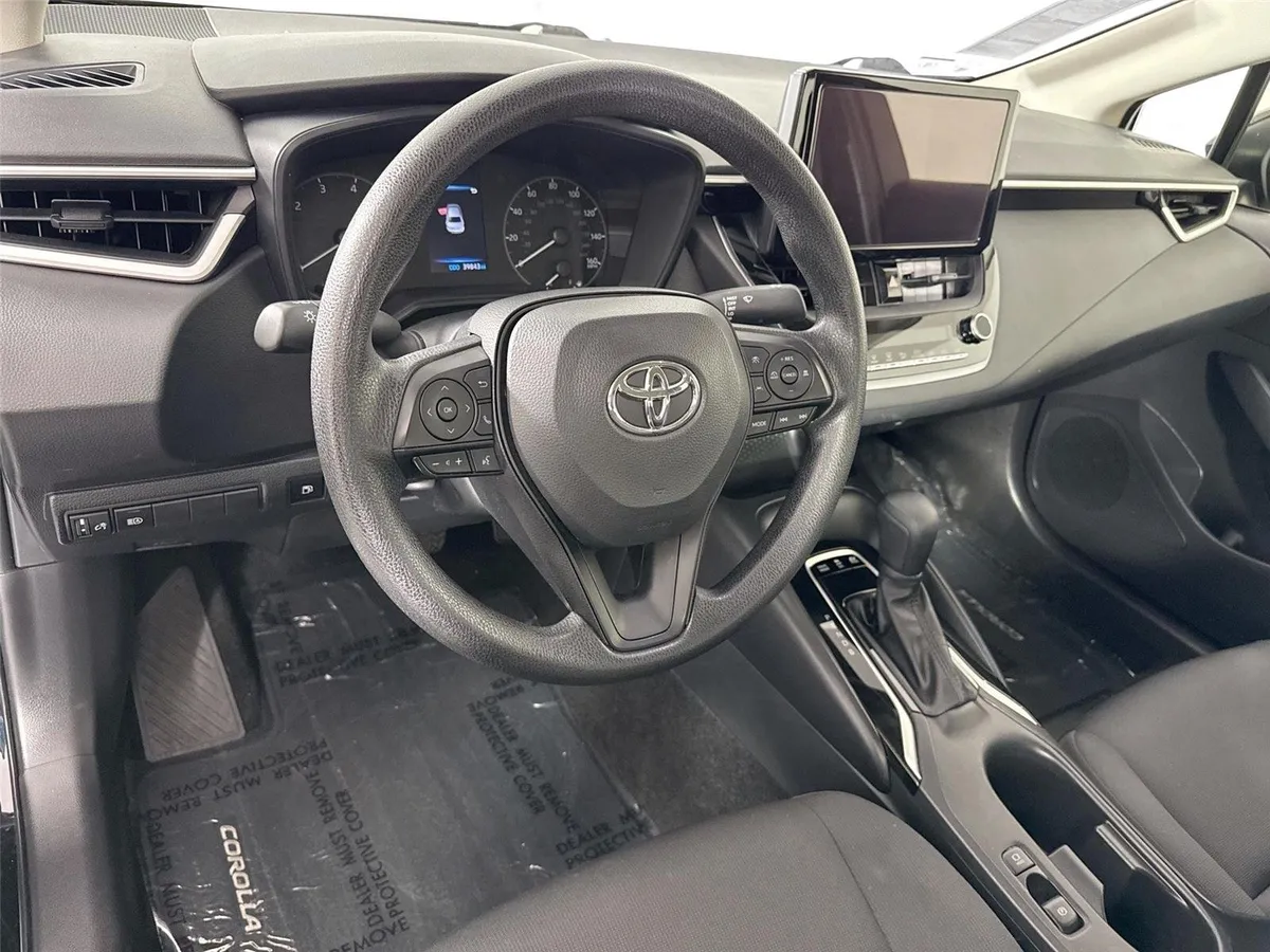 2025 Toyota Corolla Hybrid LE thumbnail 4