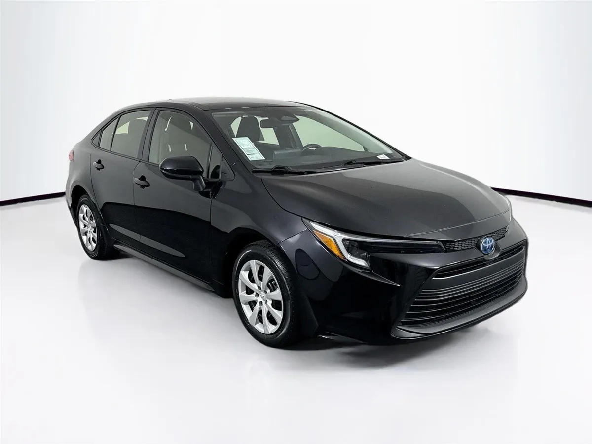 2025 Toyota Corolla Hybrid LE thumbnail 9