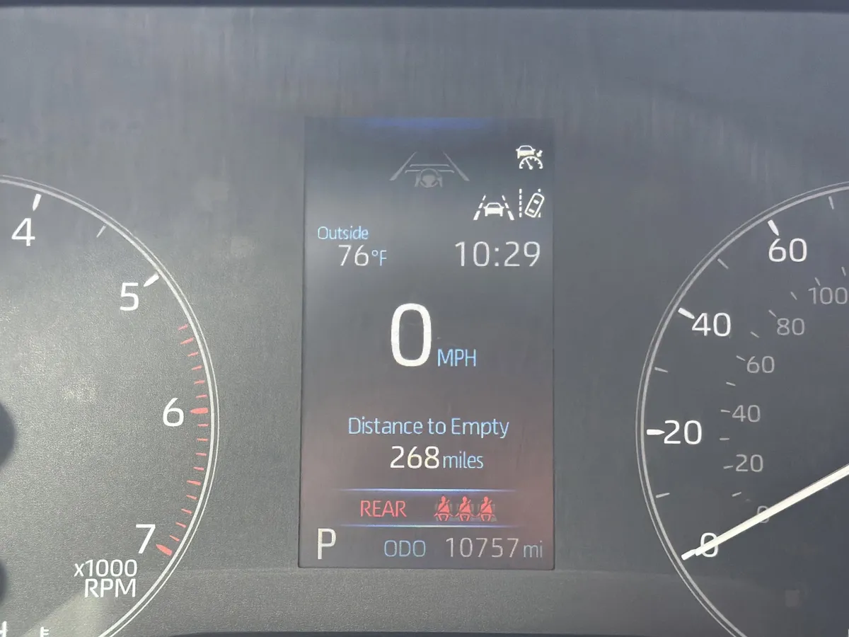 2025 Toyota Corolla Hybrid LE thumbnail 14