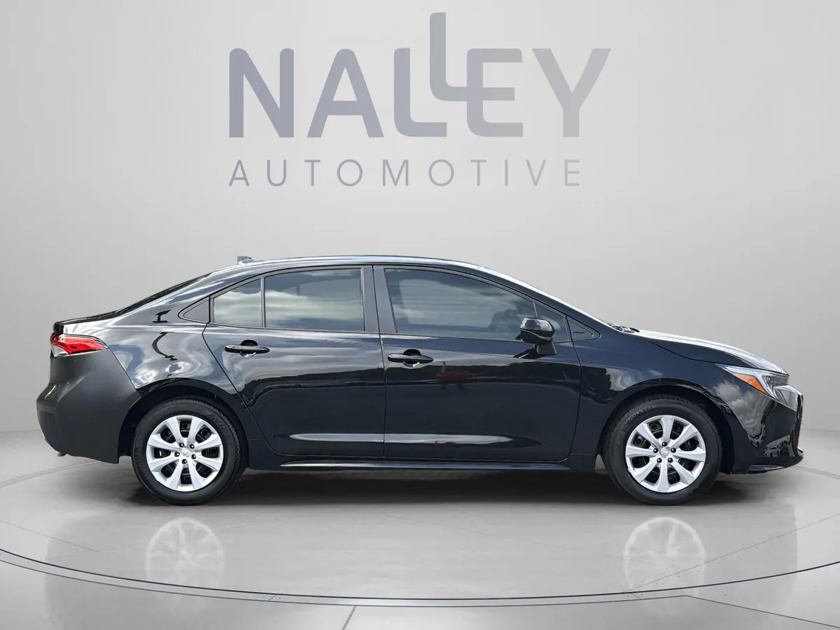 2025 Toyota Corolla Hybrid LE thumbnail 4
