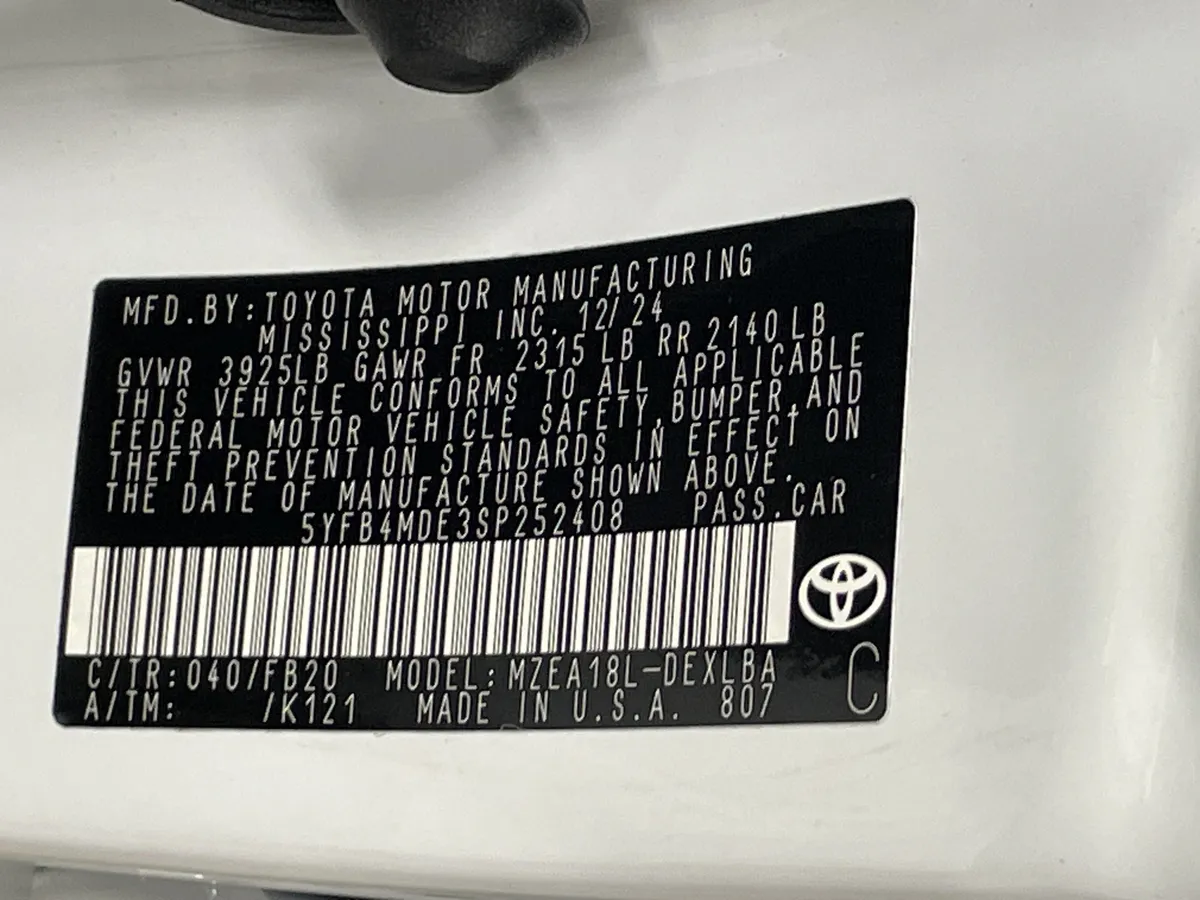 2025 Toyota Corolla LE thumbnail 35