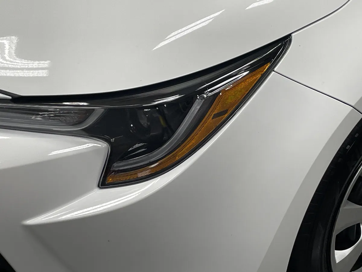 2025 Toyota Corolla LE thumbnail 6