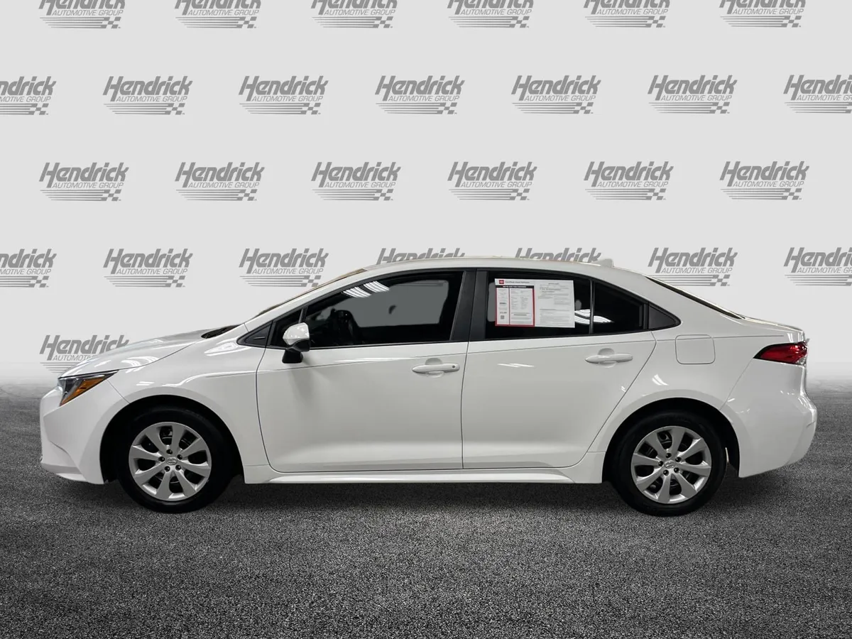 2025 Toyota Corolla LE thumbnail 7