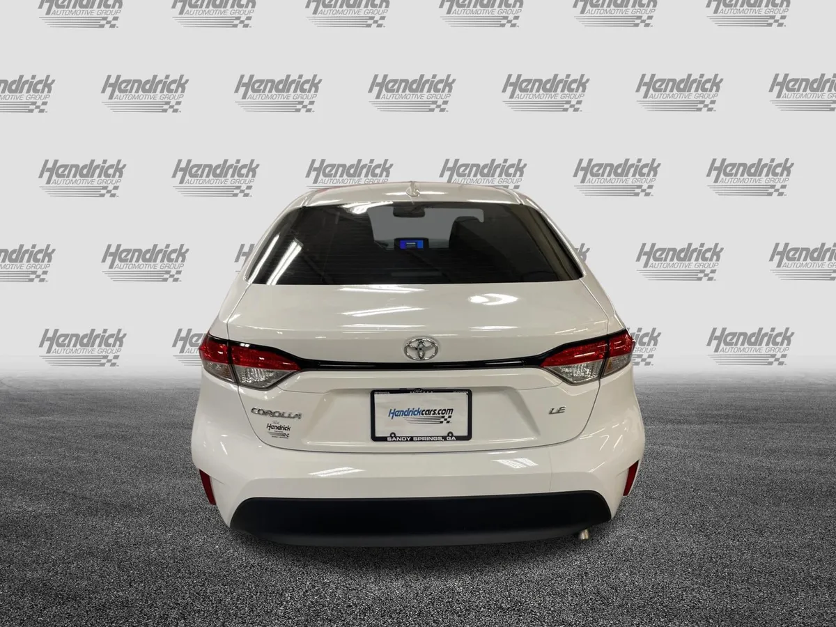 2025 Toyota Corolla LE thumbnail 9