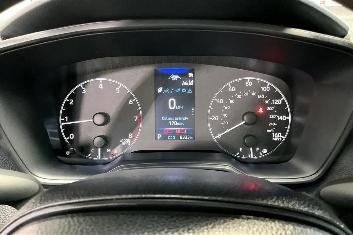 2025 Toyota Corolla LE thumbnail 26
