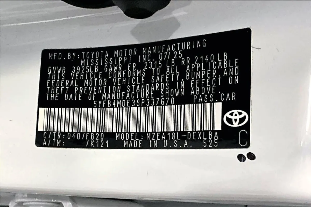 2025 Toyota Corolla LE thumbnail 34