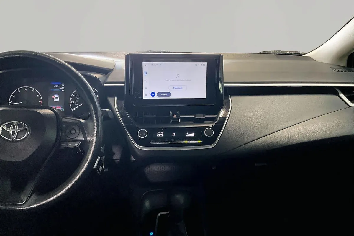 2025 Toyota Corolla LE thumbnail 7