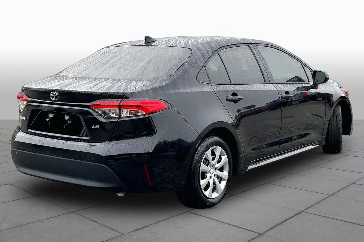 2025 Toyota Corolla LE thumbnail 14