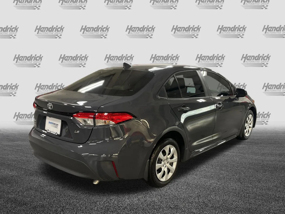 2025 Toyota Corolla LE thumbnail 10