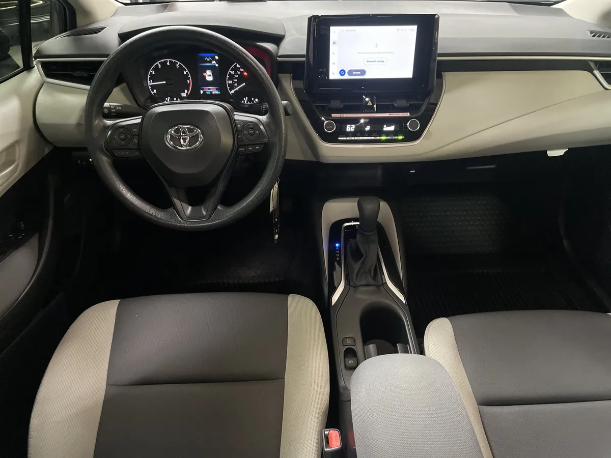 2025 Toyota Corolla LE thumbnail 27
