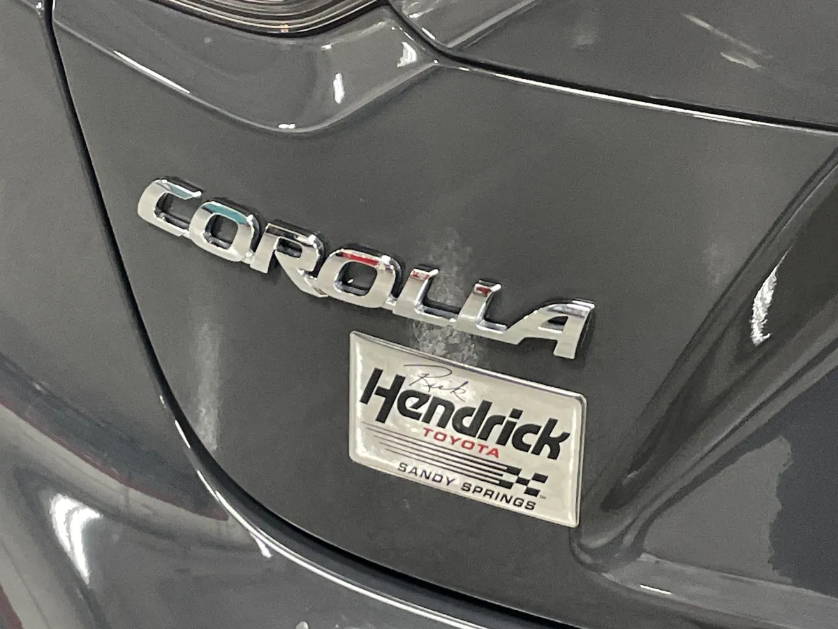 2025 Toyota Corolla LE thumbnail 33
