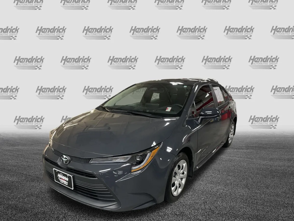 2025 Toyota Corolla LE thumbnail 5
