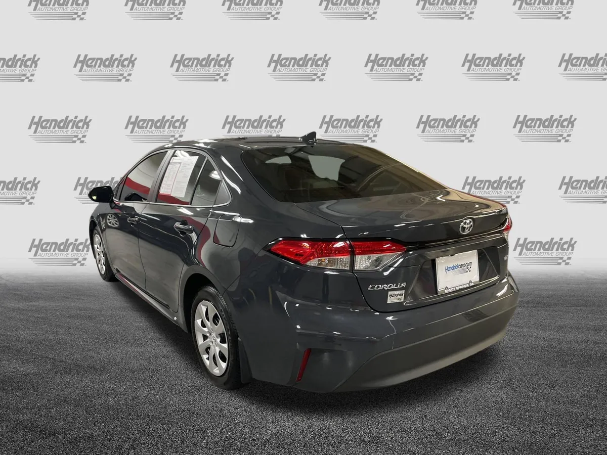 2025 Toyota Corolla LE thumbnail 8