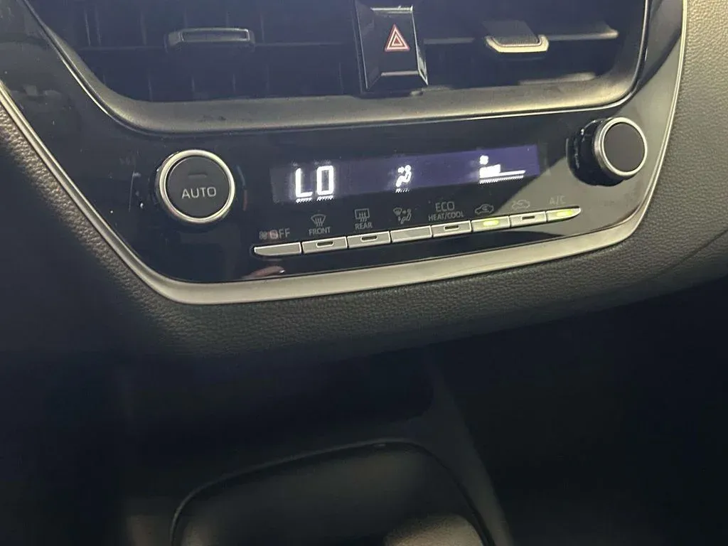 2025 Toyota Corolla LE thumbnail 20