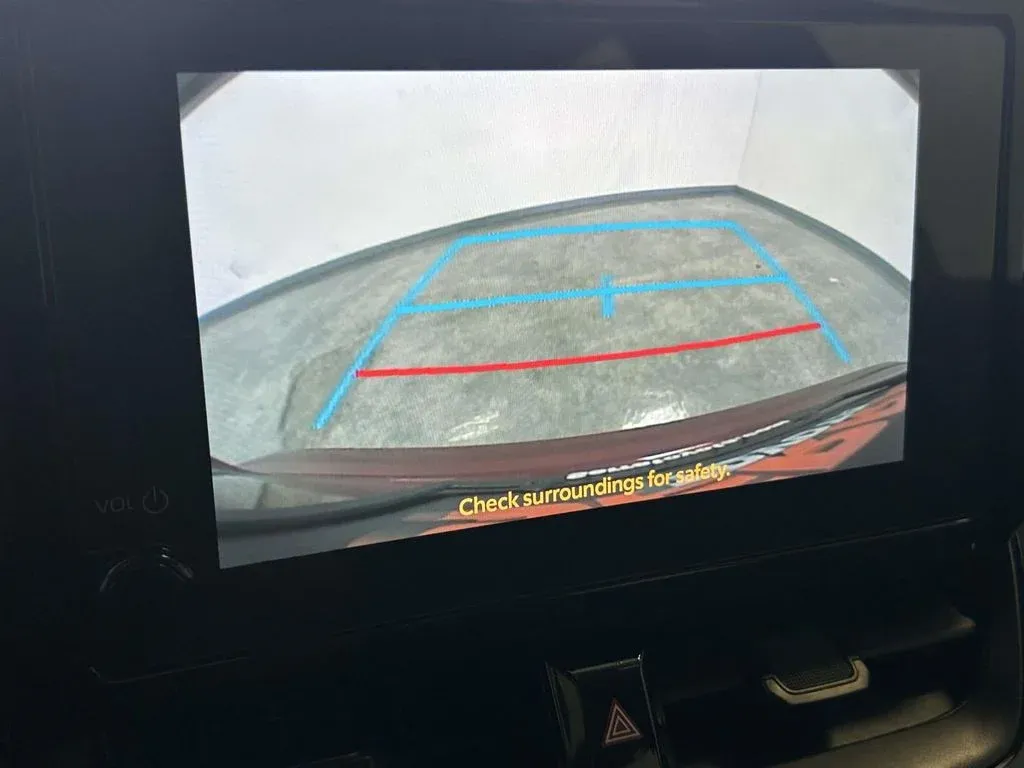 2025 Toyota Corolla LE thumbnail 22