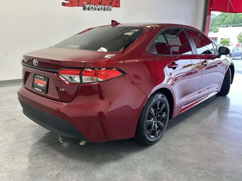 2025 Toyota Corolla LE thumbnail 3