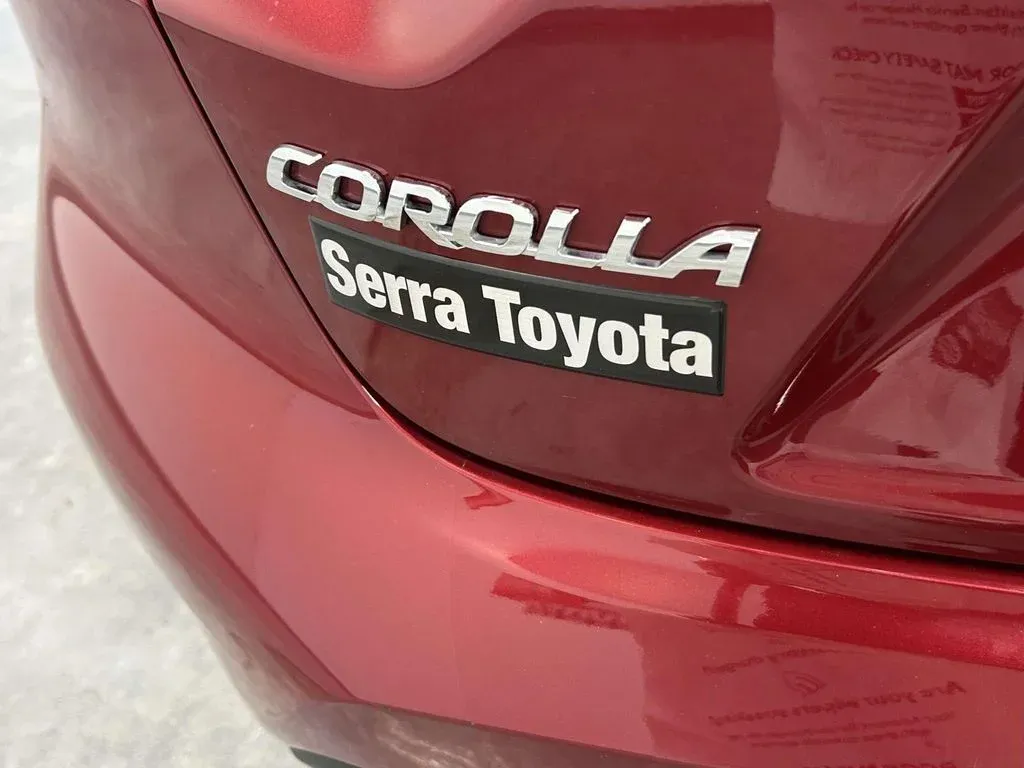 2025 Toyota Corolla LE thumbnail 9