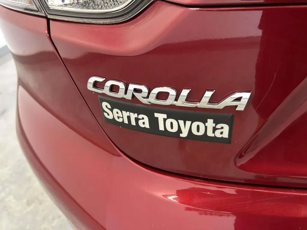 2025 Toyota Corolla LE thumbnail 10