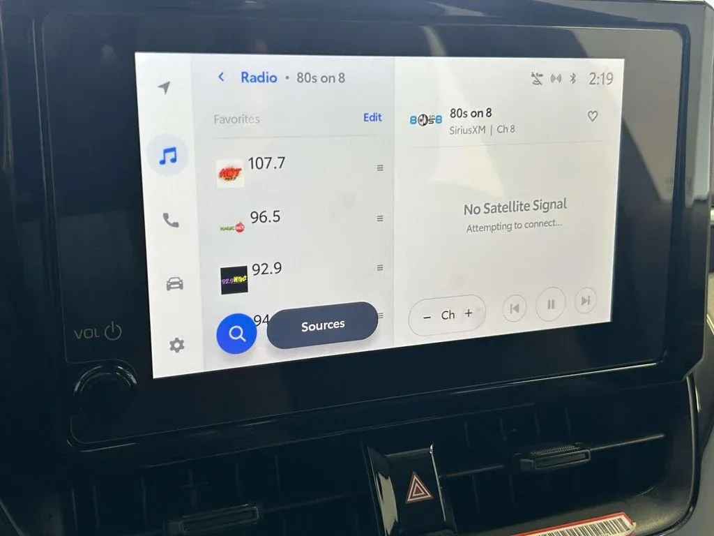 2025 Toyota Corolla LE thumbnail 25