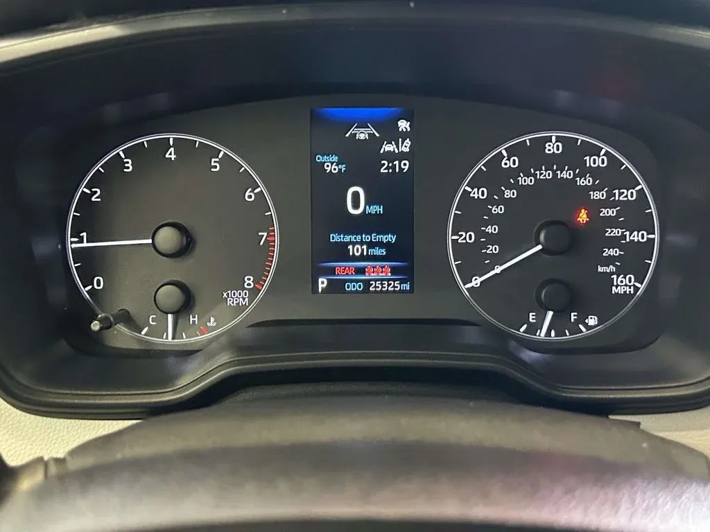 2025 Toyota Corolla LE thumbnail 28