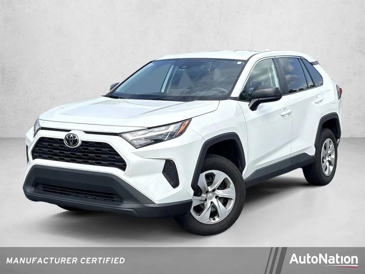 2025 Toyota Corolla LE thumbnail 8
