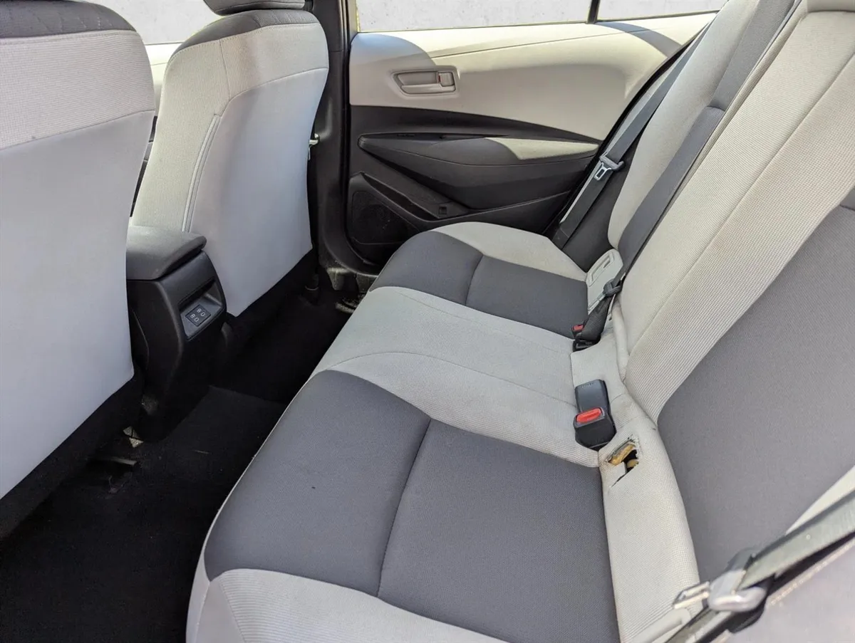 2025 Toyota Corolla LE thumbnail 23