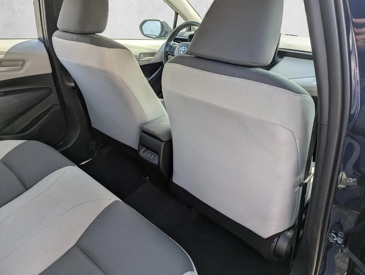 2025 Toyota Corolla LE thumbnail 27