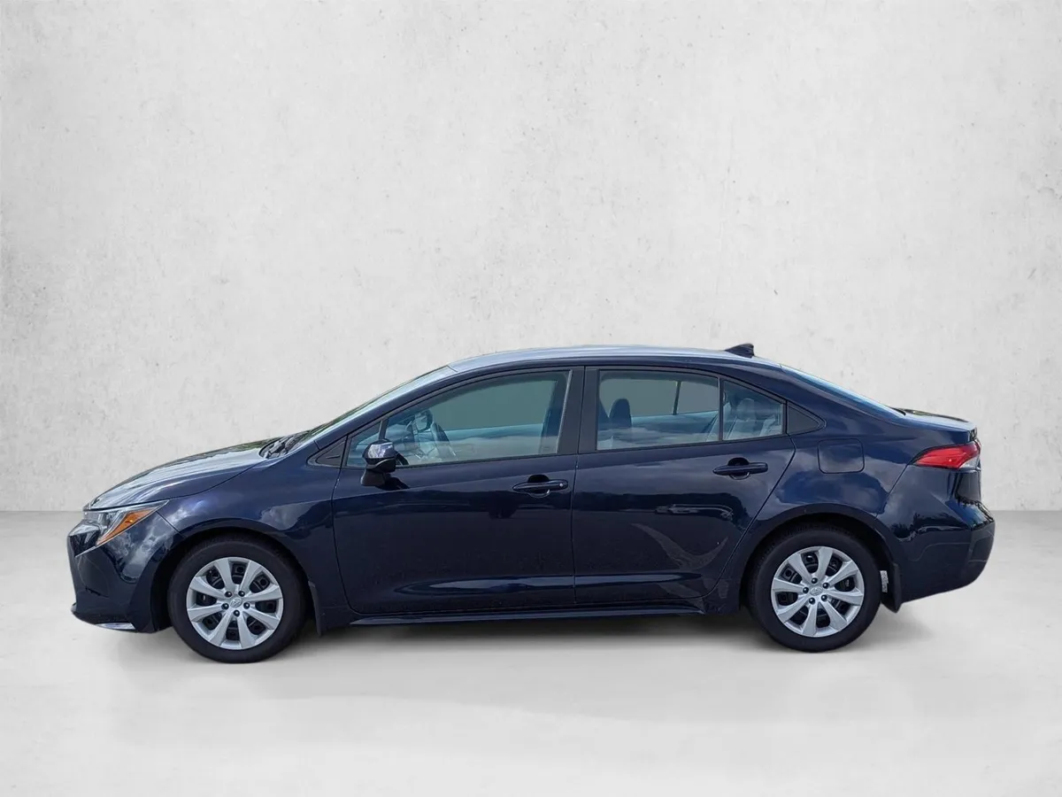 2025 Toyota Corolla LE thumbnail 5