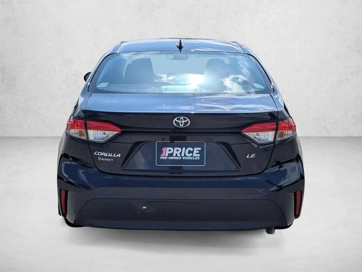 2025 Toyota Corolla LE thumbnail 7