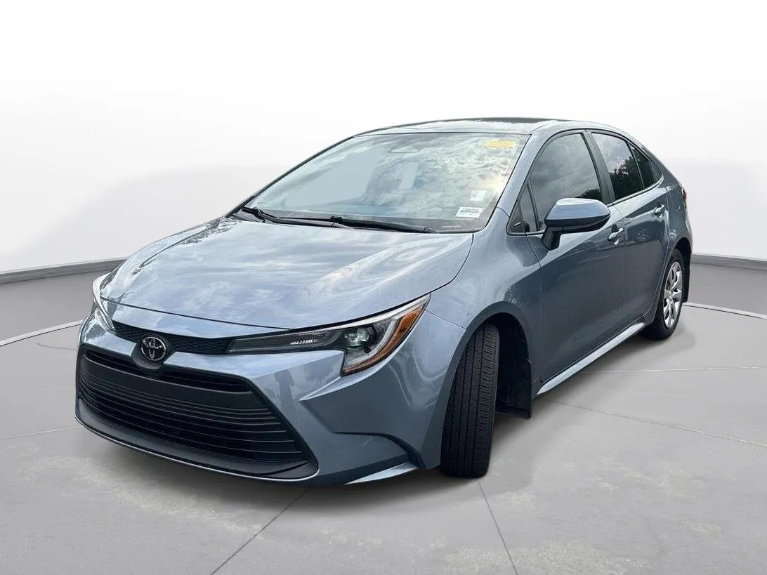 2025 Toyota Corolla LE thumbnail 2