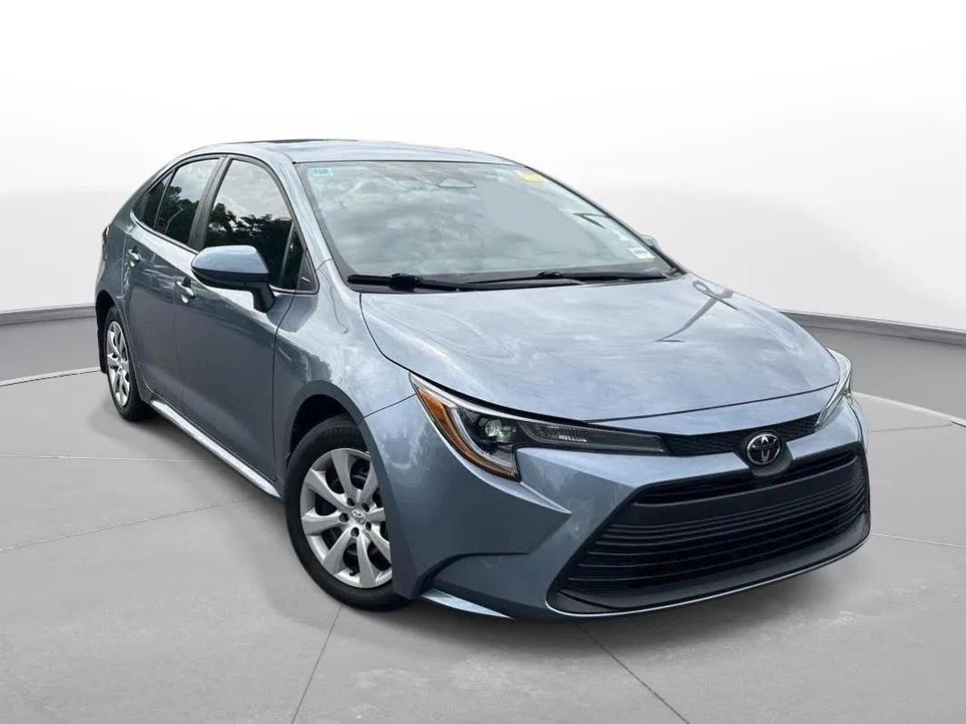 2025 Toyota Corolla LE thumbnail 4