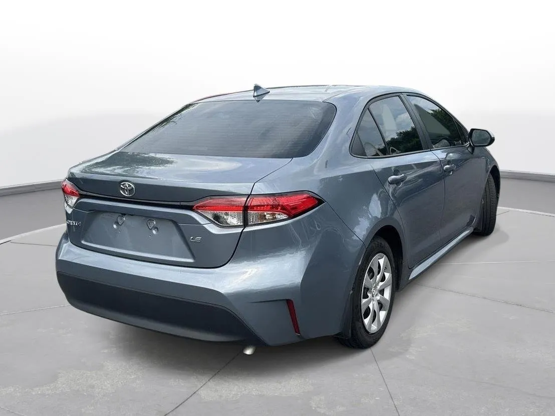 2025 Toyota Corolla LE thumbnail 6