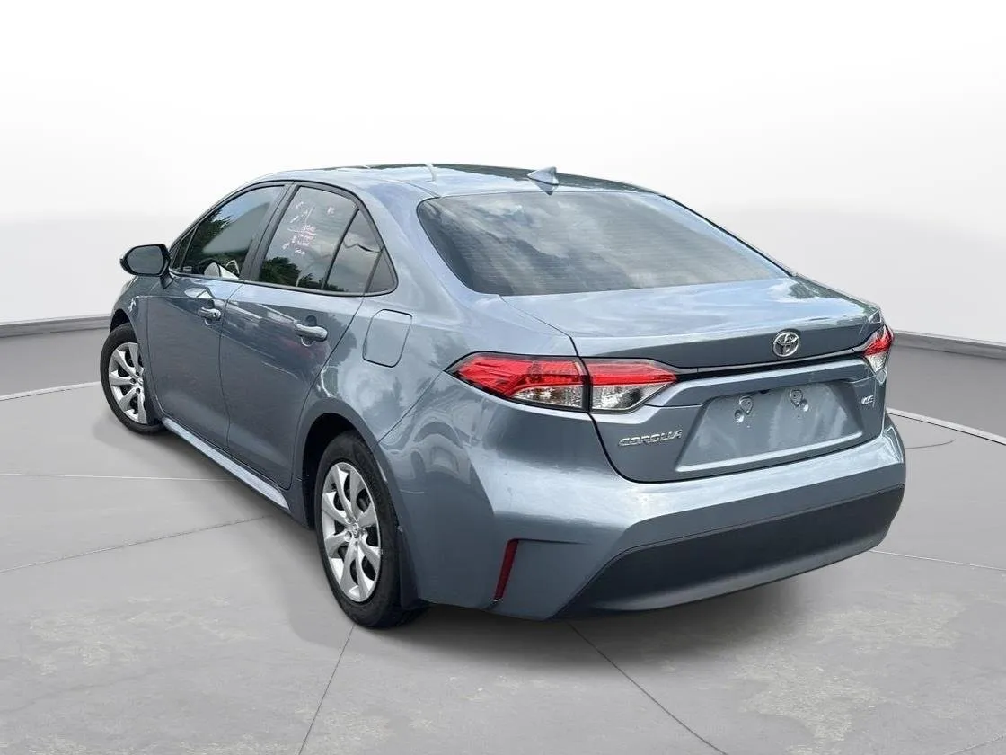 2025 Toyota Corolla LE thumbnail 8
