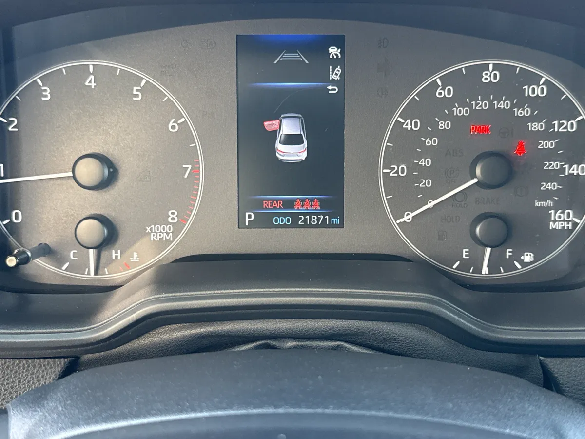 2025 Toyota Corolla LE thumbnail 20