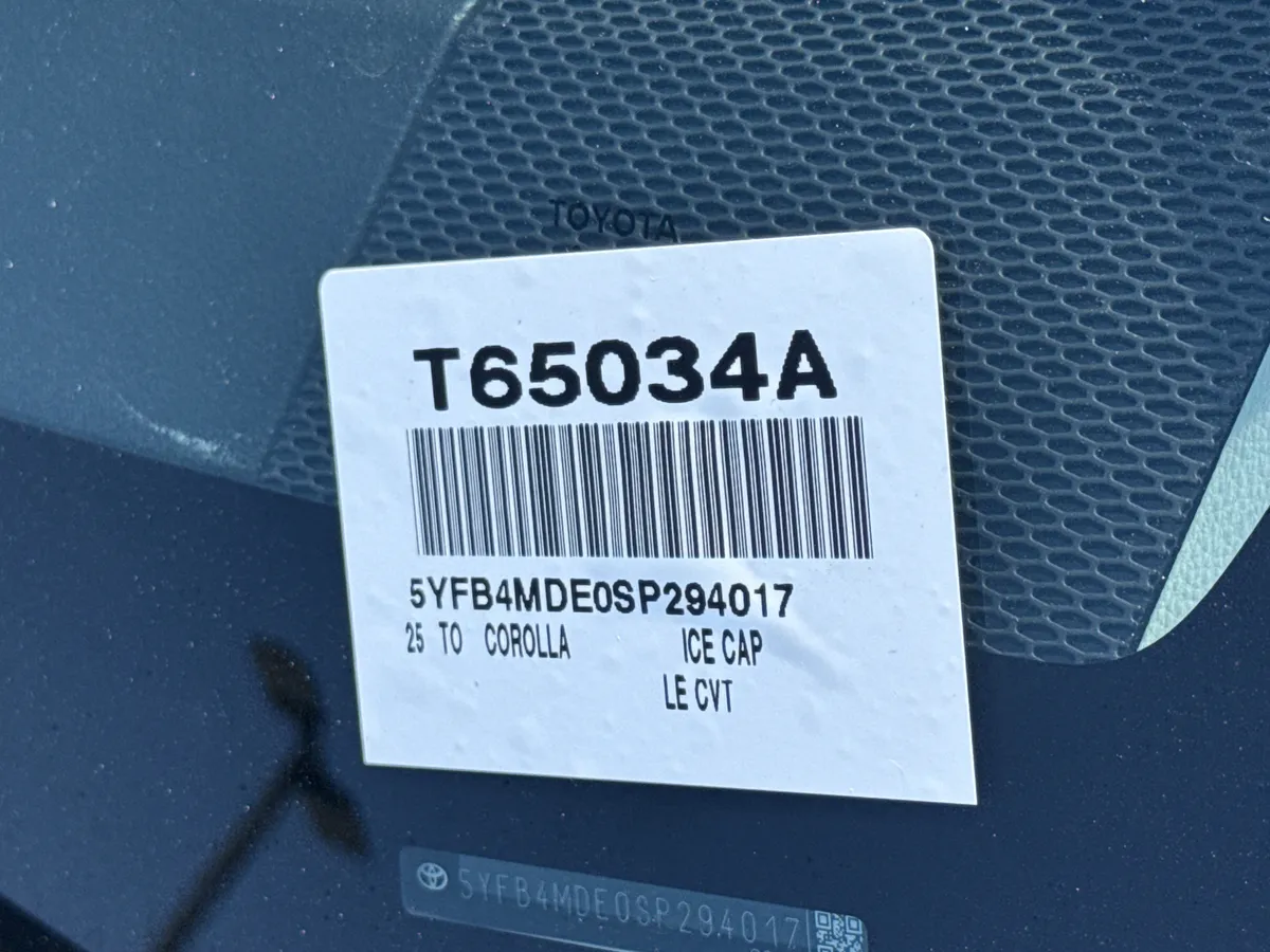 2025 Toyota Corolla LE thumbnail 33