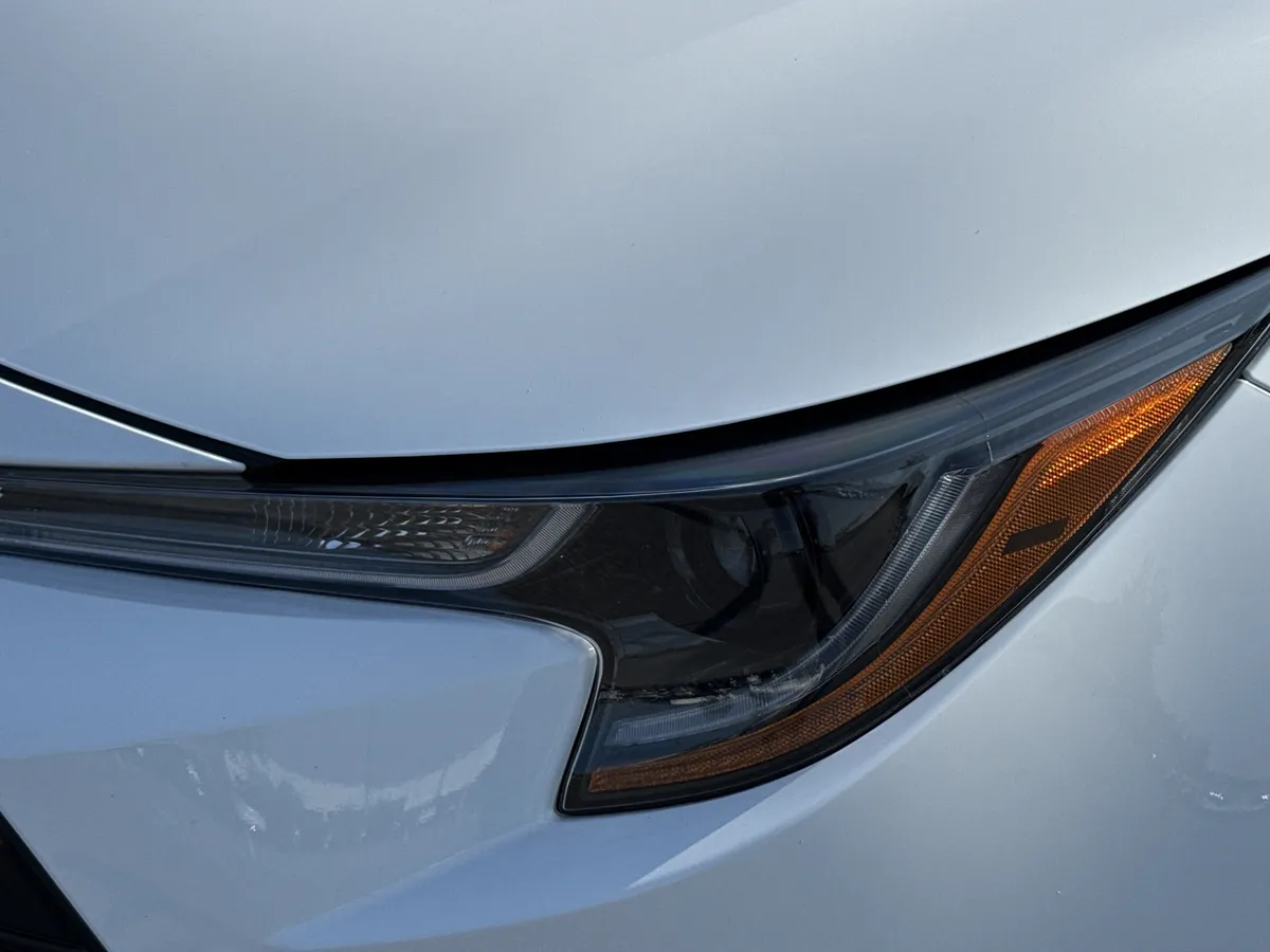 2025 Toyota Corolla LE thumbnail 5