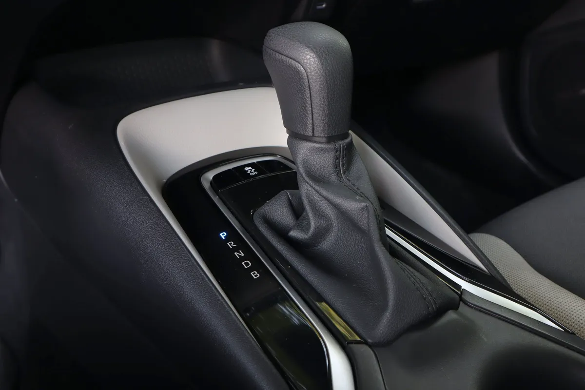 2025 Toyota Corolla LE thumbnail 14