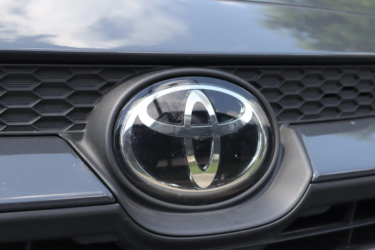 2025 Toyota Corolla LE thumbnail 34