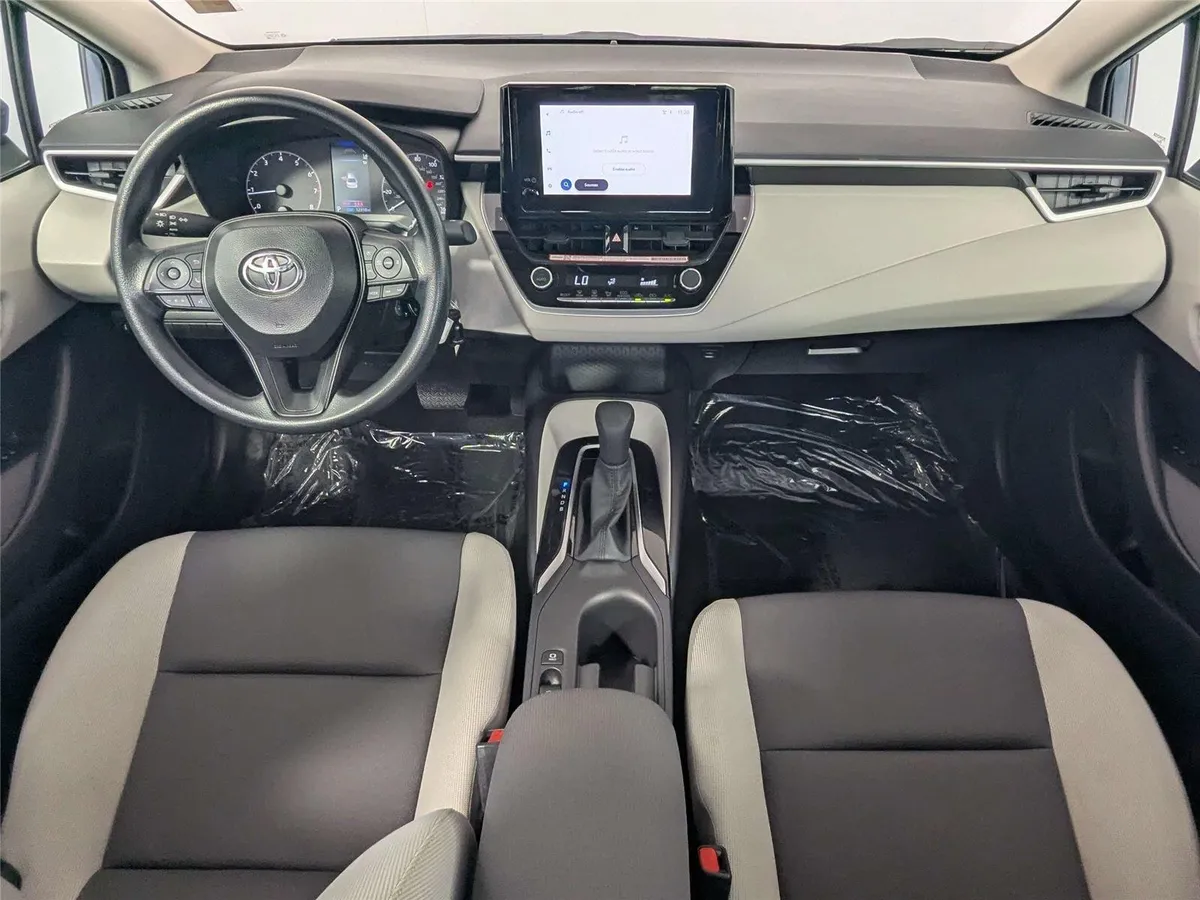 2025 Toyota Corolla LE thumbnail 37