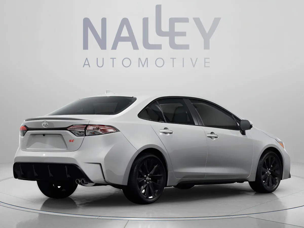 2025 Toyota Corolla LE thumbnail 4