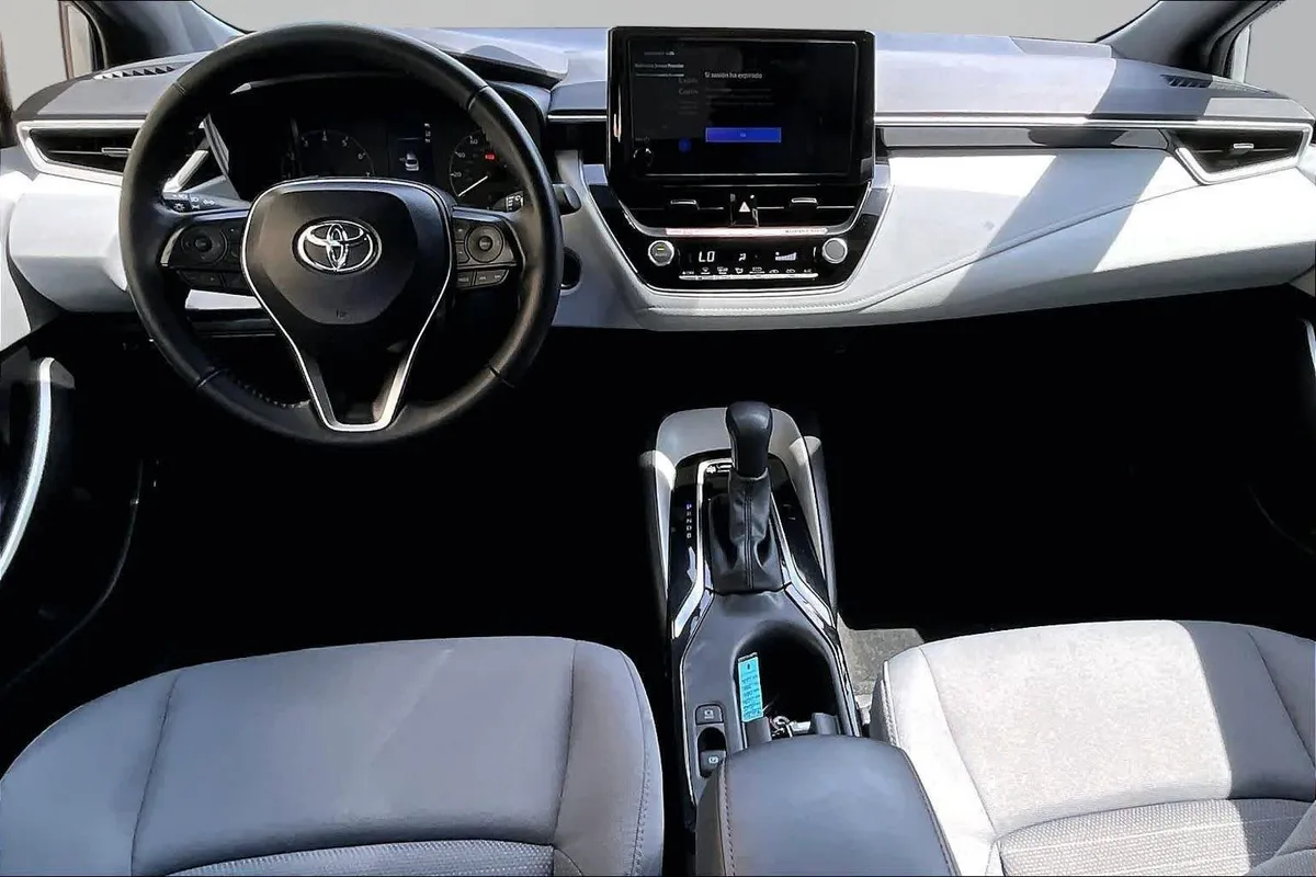 2025 Toyota Corolla SE thumbnail 16