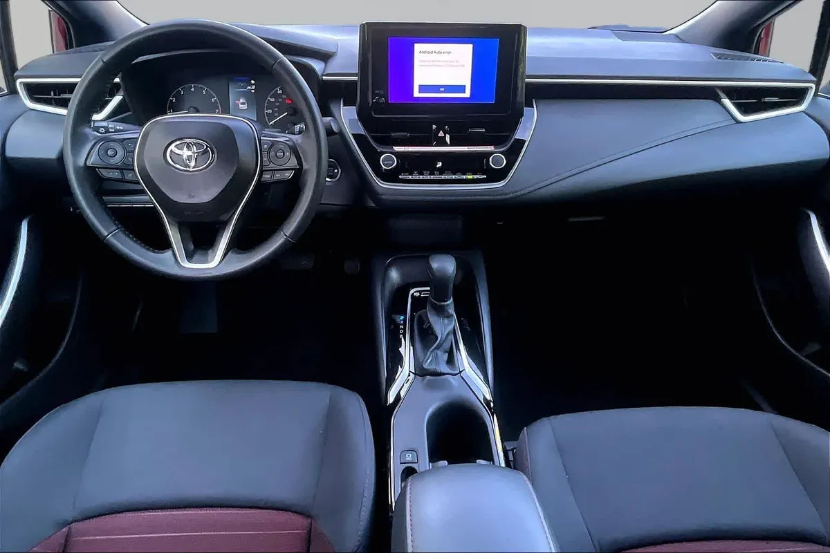 2025 Toyota Corolla SE thumbnail 15
