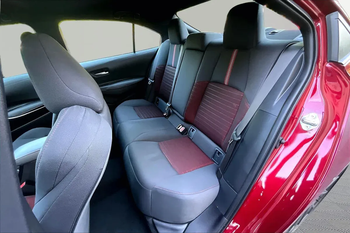 2025 Toyota Corolla SE thumbnail 20