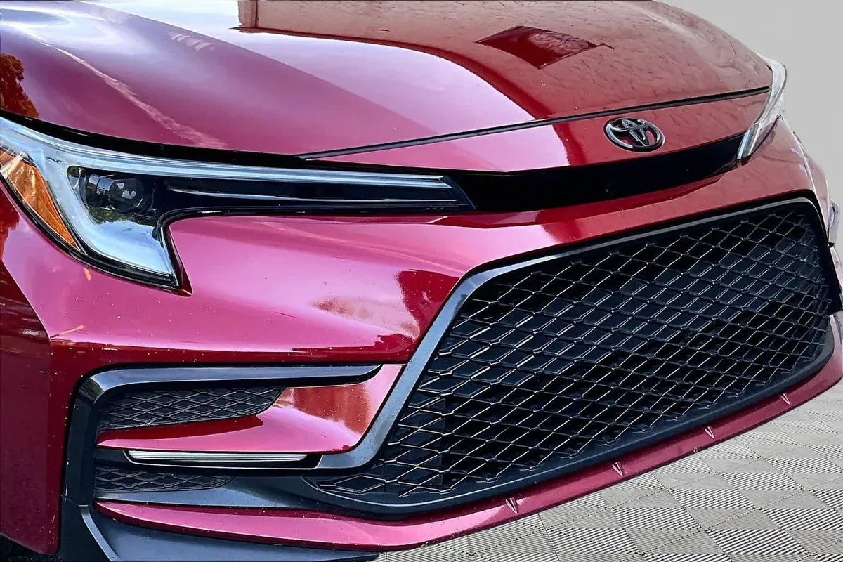 2025 Toyota Corolla SE thumbnail 29