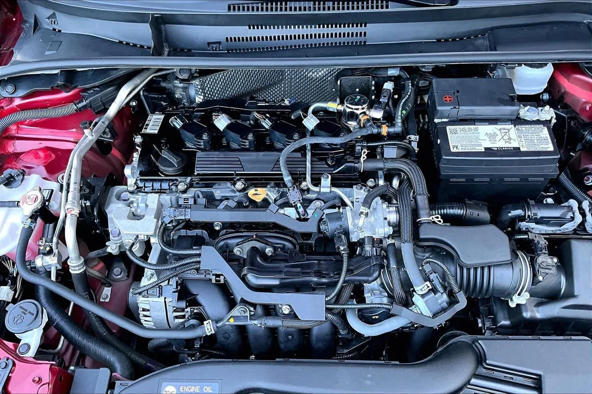2025 Toyota Corolla SE thumbnail 32