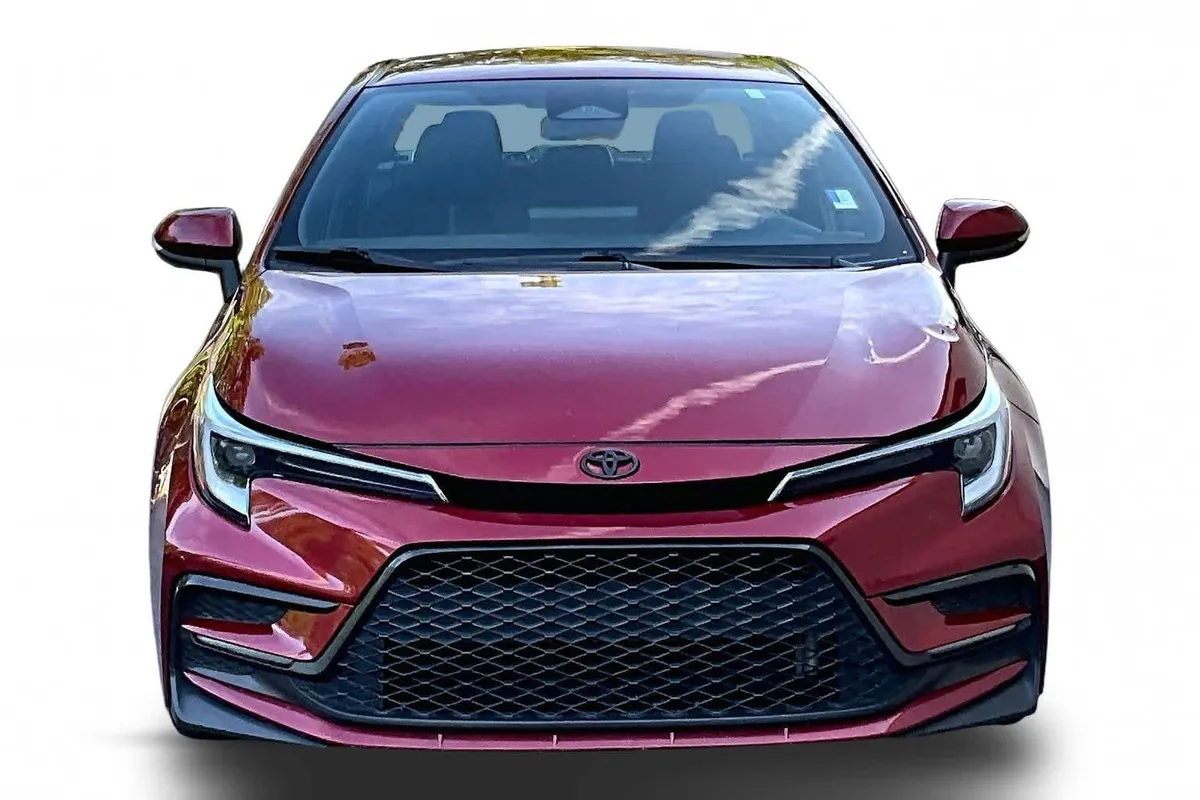 2025 Toyota Corolla SE thumbnail 4