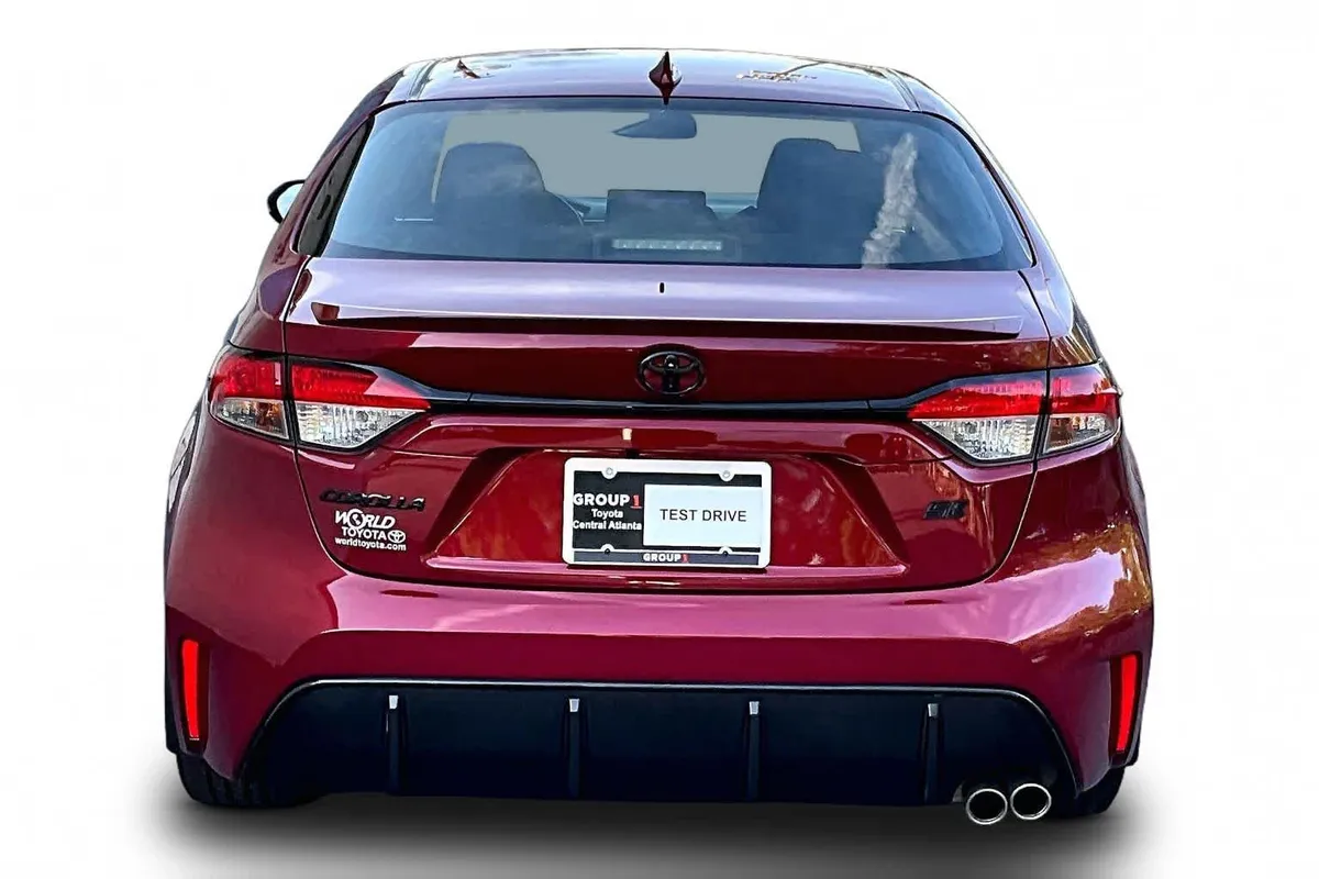 2025 Toyota Corolla SE thumbnail 5