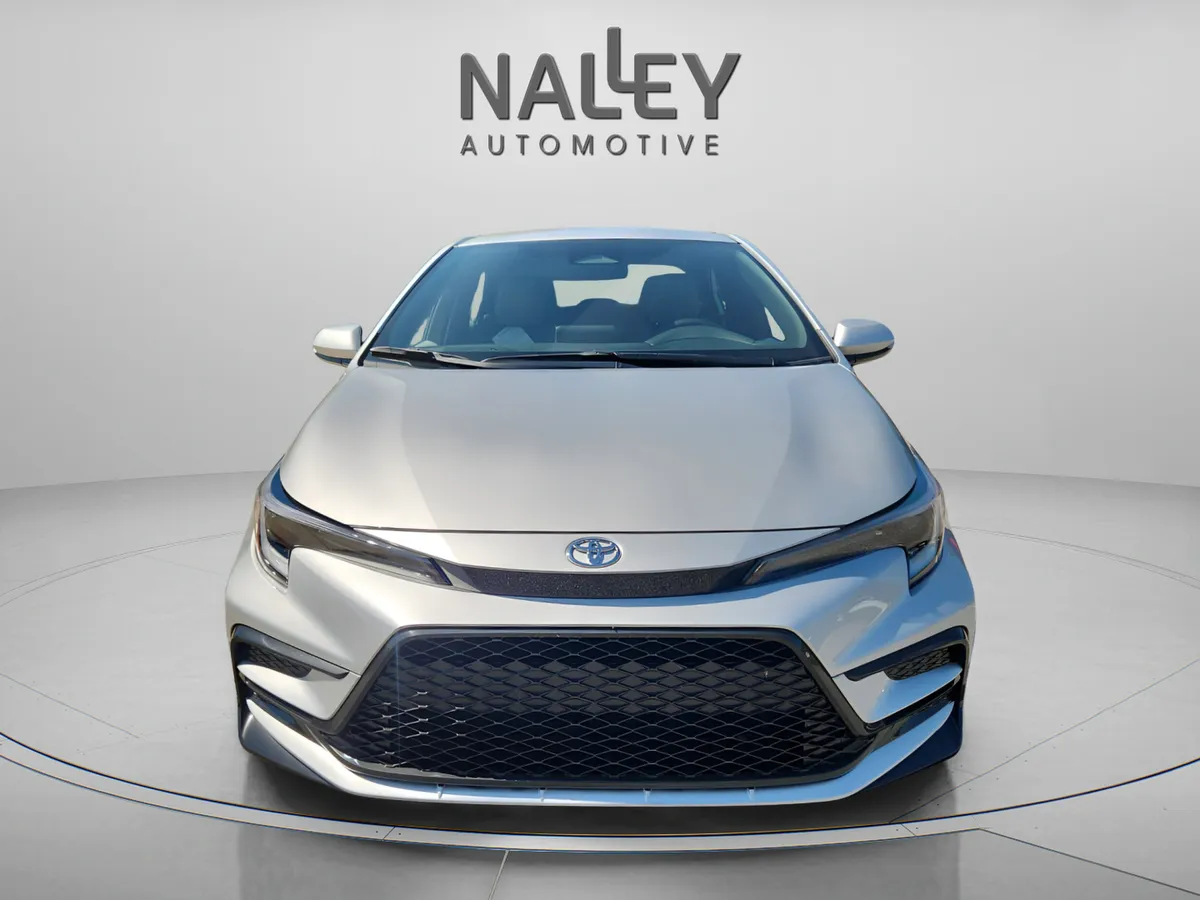 2025 Toyota Corolla SE thumbnail 10
