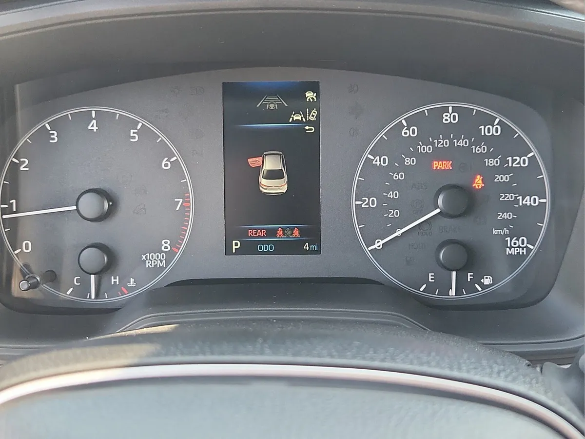 2025 Toyota Corolla SE thumbnail 23